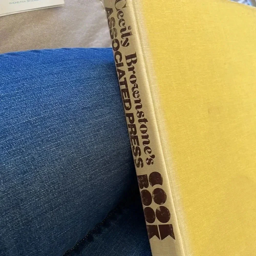 *Final Price* Cecily Brownstone’s Associated Press CookBook Vintage 1972 Edition